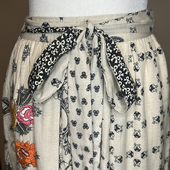 Anthropologie Vineet Bahl Devi Floral Embroidered Skirt New Size Extra Small - Picture 3 of 12